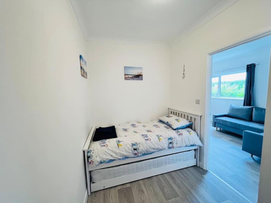 2 Bedroom Holiday Home In The Heart Of West Wales St Clears Exterior photo