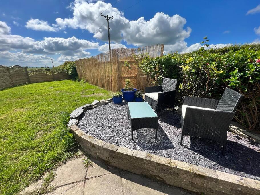2 Bedroom Holiday Home In The Heart Of West Wales St Clears Exterior photo